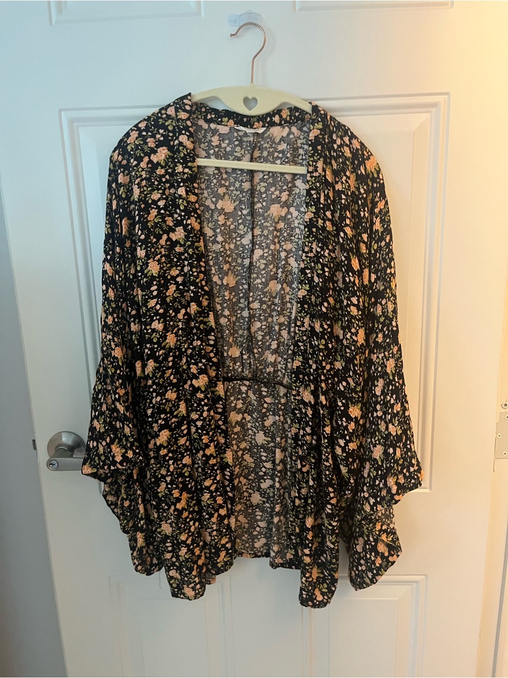 Women's Black Floral Open-Front Kimono Cape